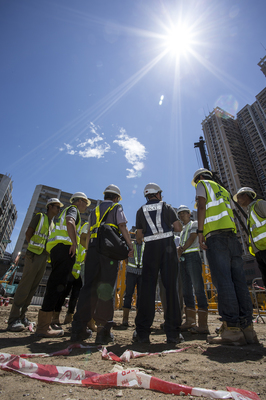[新闻稿]劳工局今巡查74个工地发20个停工令 严格监管全澳建筑工地安全施工