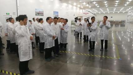 山东省省长龚正考察淄博汉能薄膜太阳能电池项目