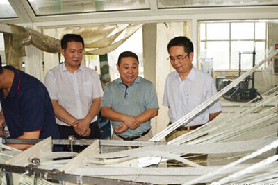 崔源声、刘思敏一行到北京建工茵莱玻璃钢制品座谈考察 -- 中国建筑装饰网