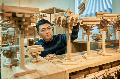 这个迷恋古建筑的山西人把斗拱做成积木,卖到了世界各国_眼光_澎湃新闻-The Paper