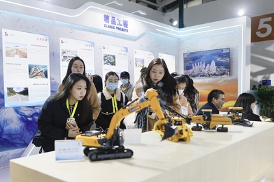 丝路筑梦想 合作创辉煌——采访团走进丝博会，探索丝路发展新篇章
